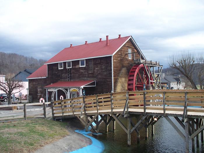 Renfro Valley Mill / Baking Grist Mill replica